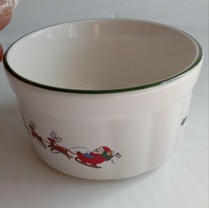 Christmas bowl Pfaltzgraff